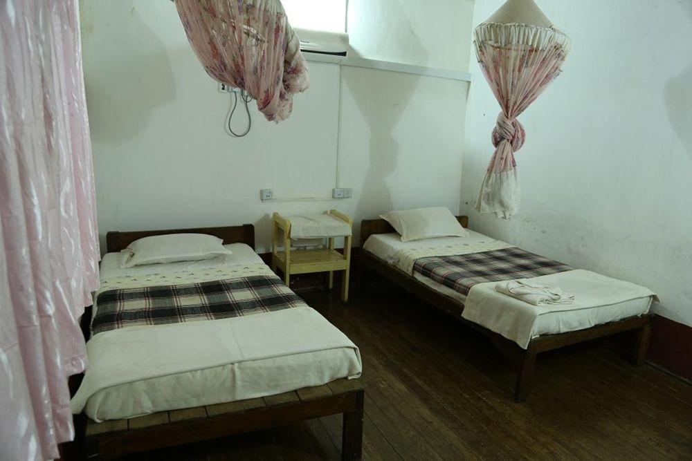 Prince Hotel Mrauk-oo Esterno foto
